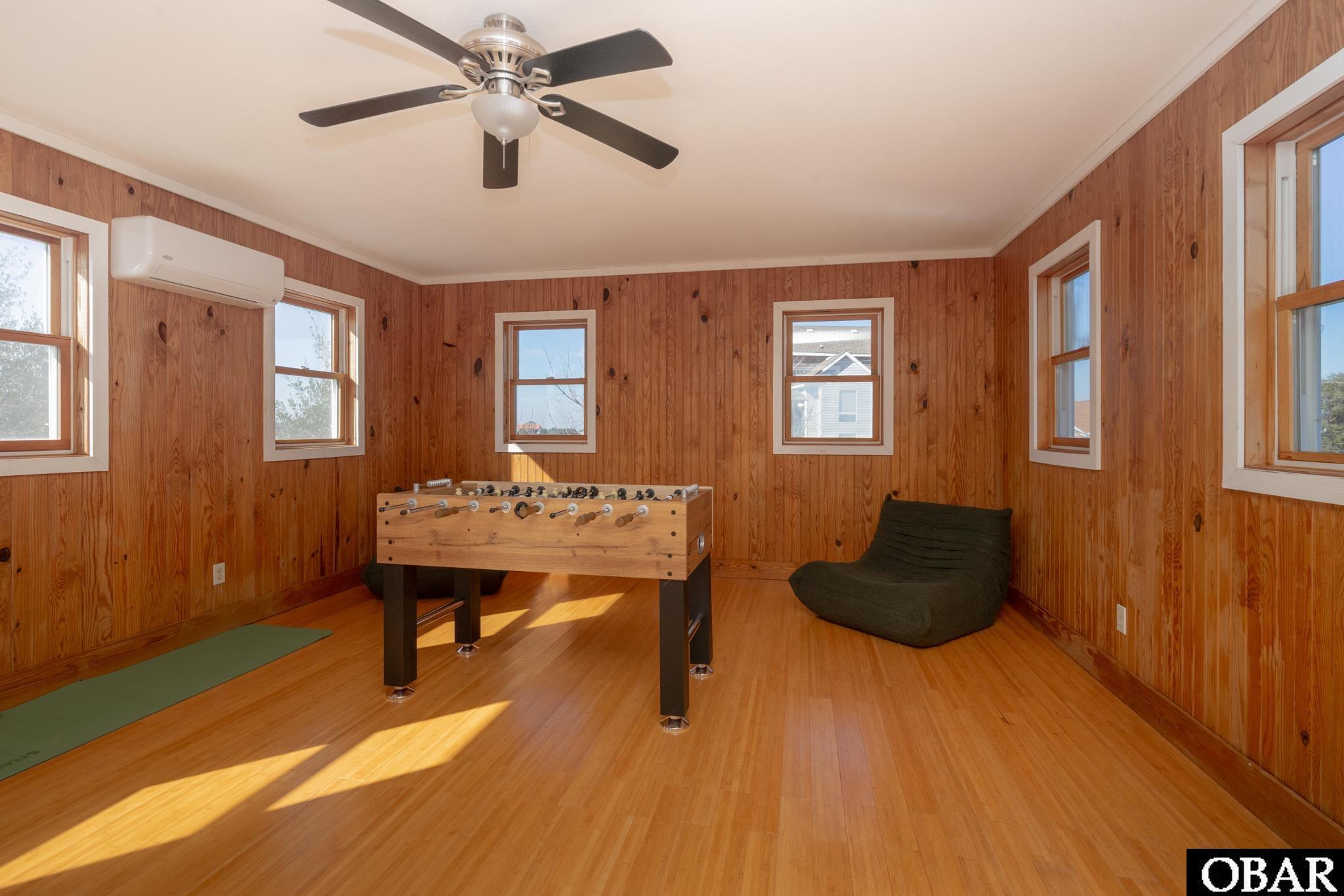 140 Lighthouse Road Ocracoke, NC 27960 - Photo 34 of 40 3rd Floor Gameroom