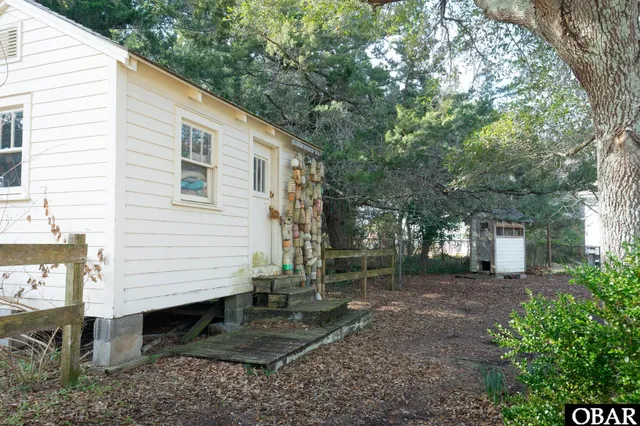 $699,000 | 140 Lighthouse Road, Ocracoke, NC 27960