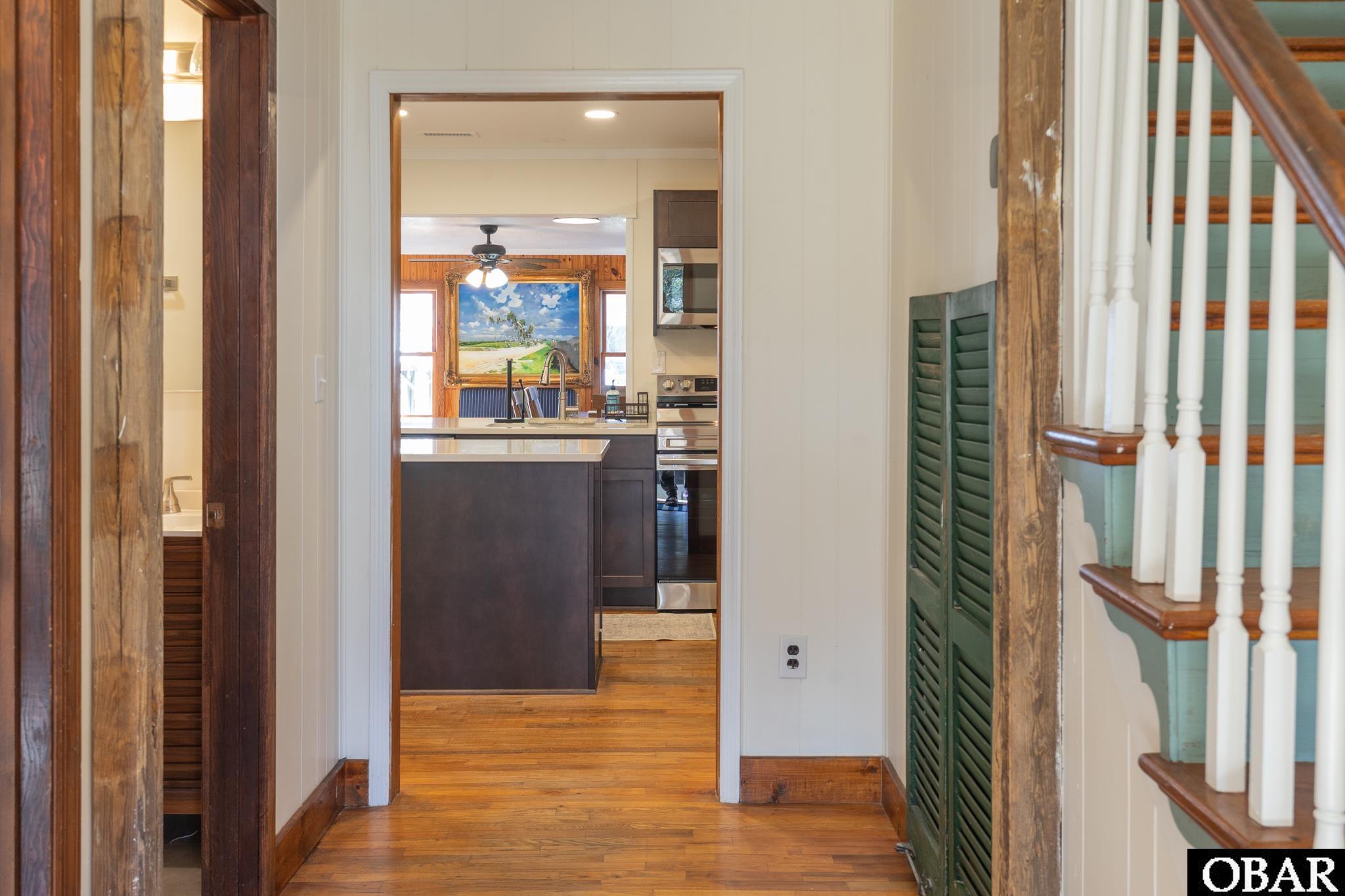 140 Lighthouse Road Ocracoke, NC 27960 - Photo 6 of 40 Foyer