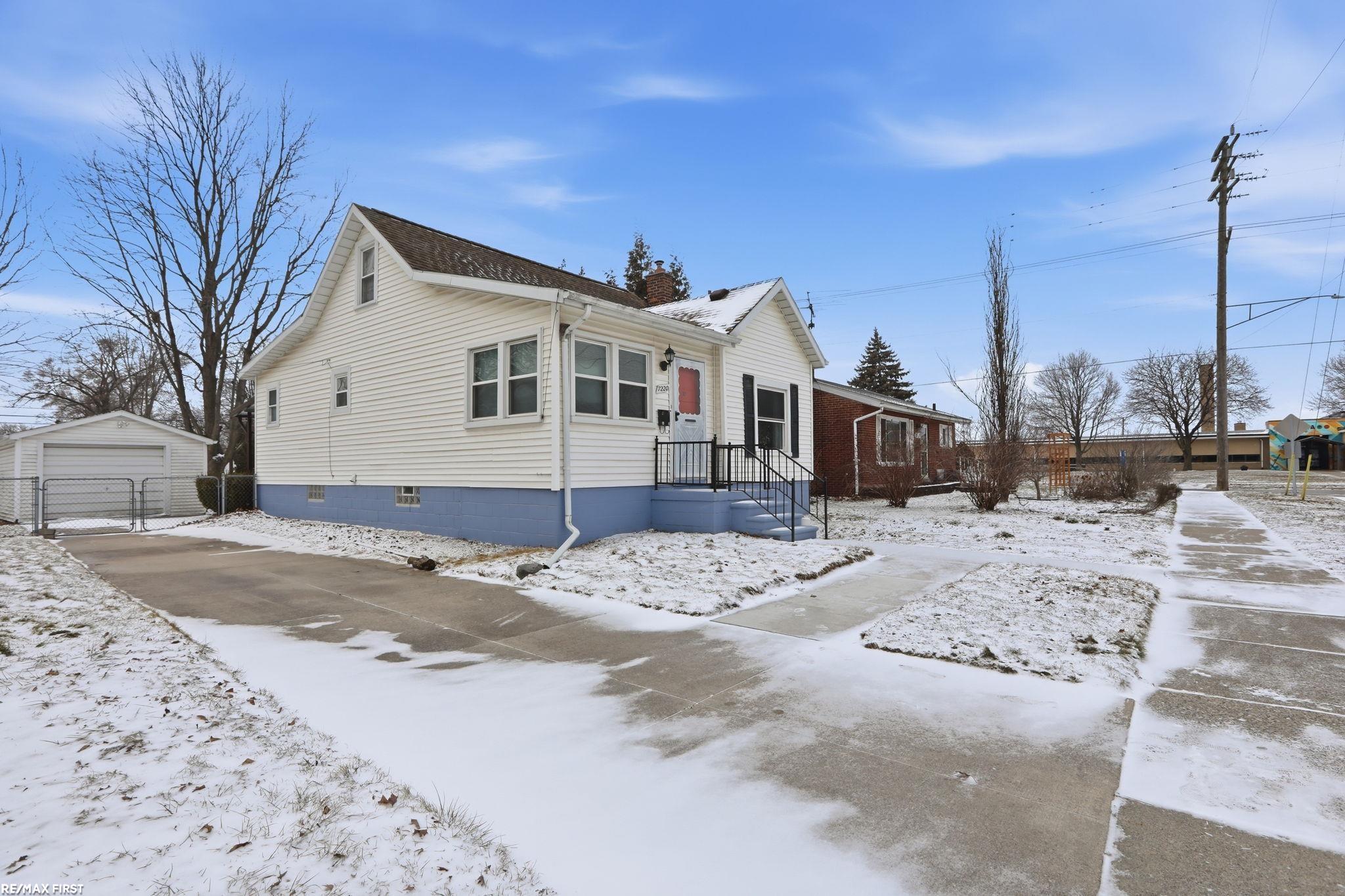 7220 Stephens Road Center Line, MI 48015 - Photo 4 of 23