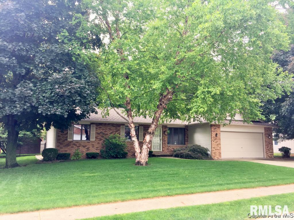 23 Galahad Drive Rochester, IL 62563 - Photo 1 of 29 Gallery Image 1