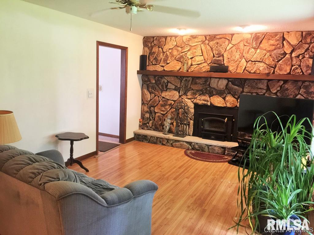 23 Galahad Drive Rochester, IL 62563 - Photo 5 of 29 Gallery Image 5