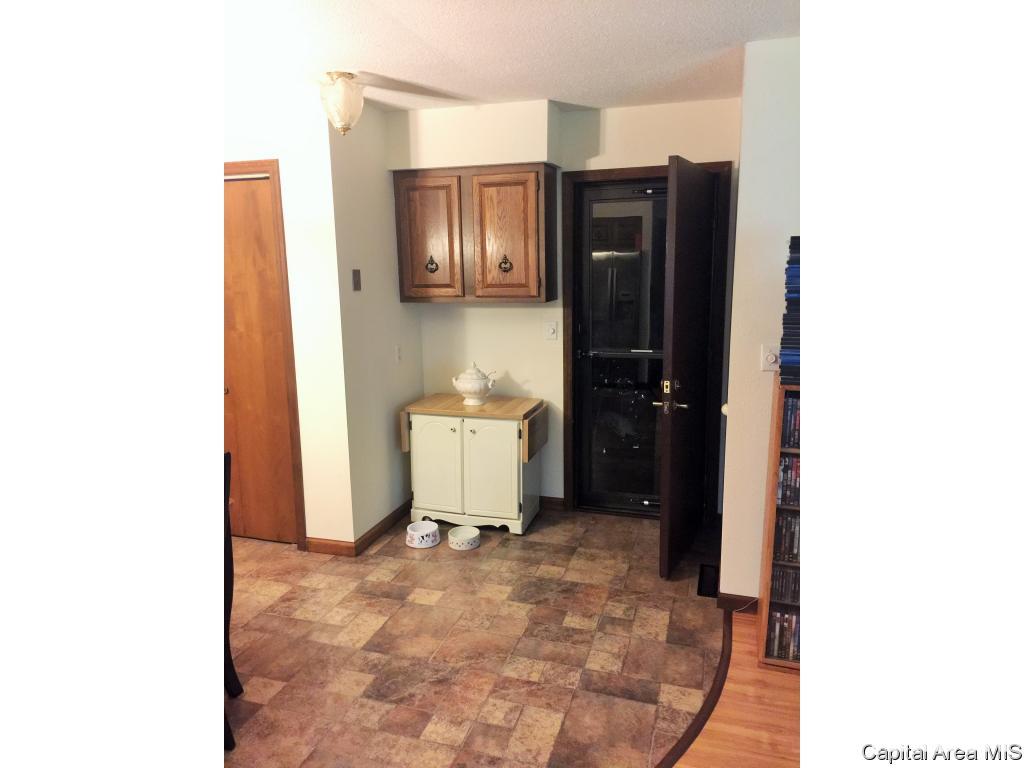 23 Galahad Drive Rochester, IL 62563 - Photo 9 of 29 Gallery Image 9
