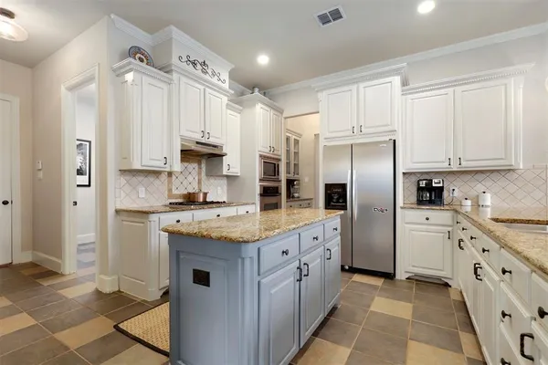 $725,000 | 959 Terrace Drive, Lantana, TX 76226