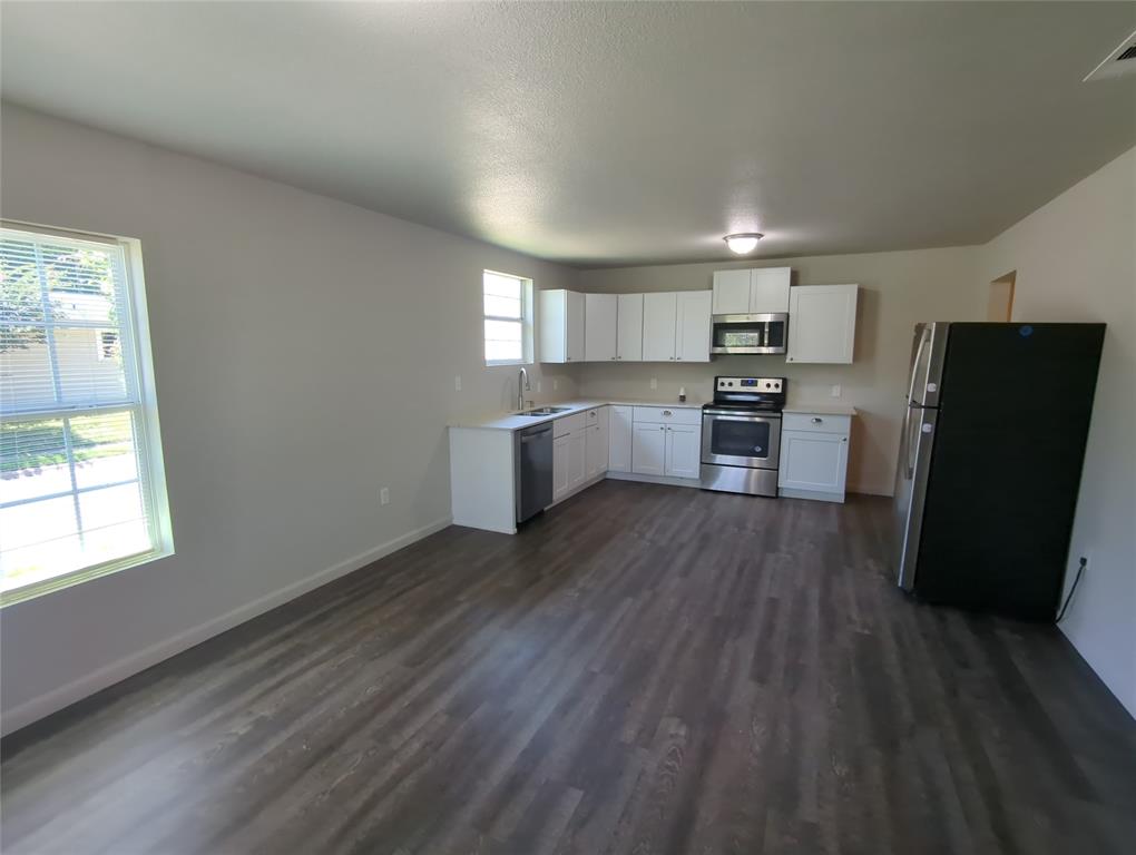 2503 Scott Street Dallas, TX 75215 - Photo 2 of 11