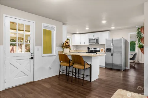 $699,000 | 6217 119th Avenue East, Puyallup, WA 98372