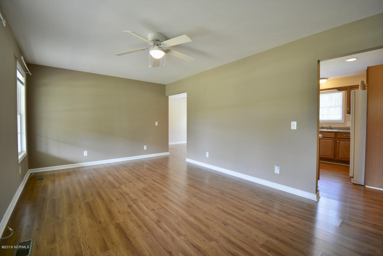 2090 Stone Chimney Road Southwest Supply, NC 28462 - Photo 14 of 29 Living Room