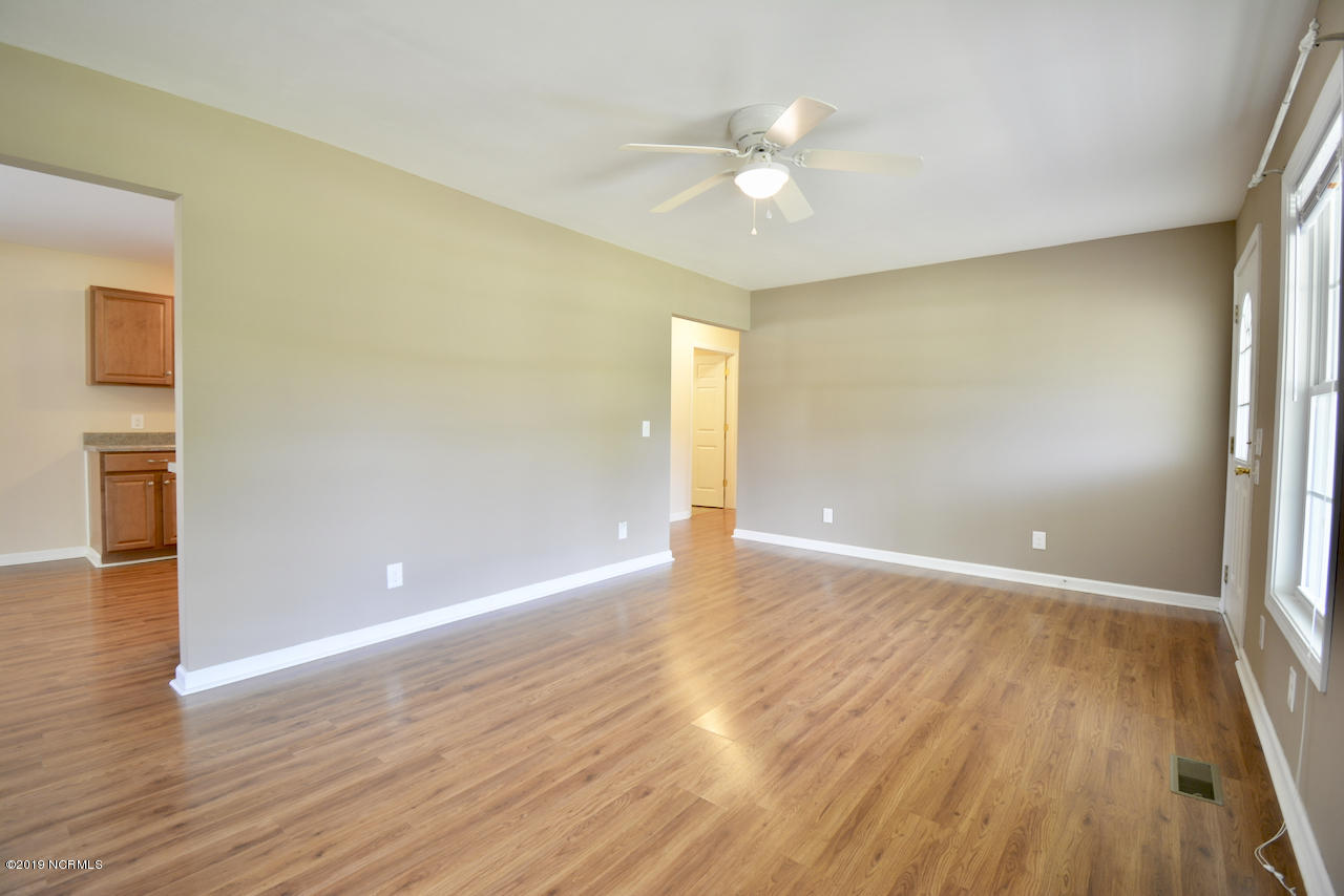 2090 Stone Chimney Road Southwest Supply, NC 28462 - Photo 8 of 29 Living Room
