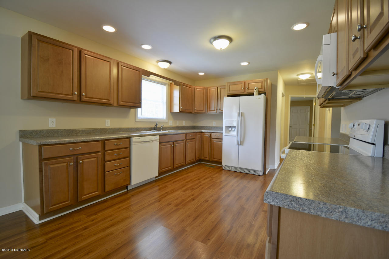 2090 Stone Chimney Road Southwest Supply, NC 28462 - Photo 9 of 29 Kitchen
