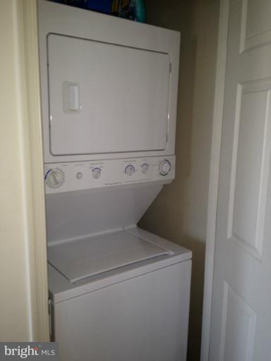 2726 Gallows Road, Unit 1008 Vienna, VA 22180 - Photo 14 of 18 Washer & Dryer
