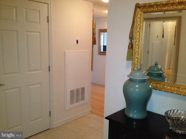 2726 Gallows Road, Unit 1008 Vienna, VA 22180 - Photo 6 of 18 Interior (General)