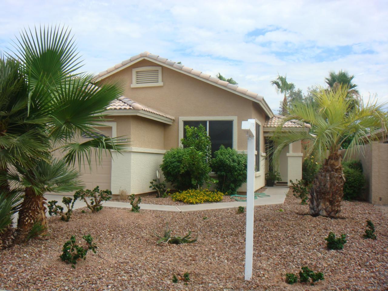 208 West Del Rio Street Gilbert, AZ 85233 - Photo 1 of 10 Front