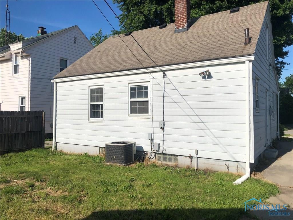 613 Falcon Road Toledo, OH 43607 - Photo 2 of 11 Gallery Image 2