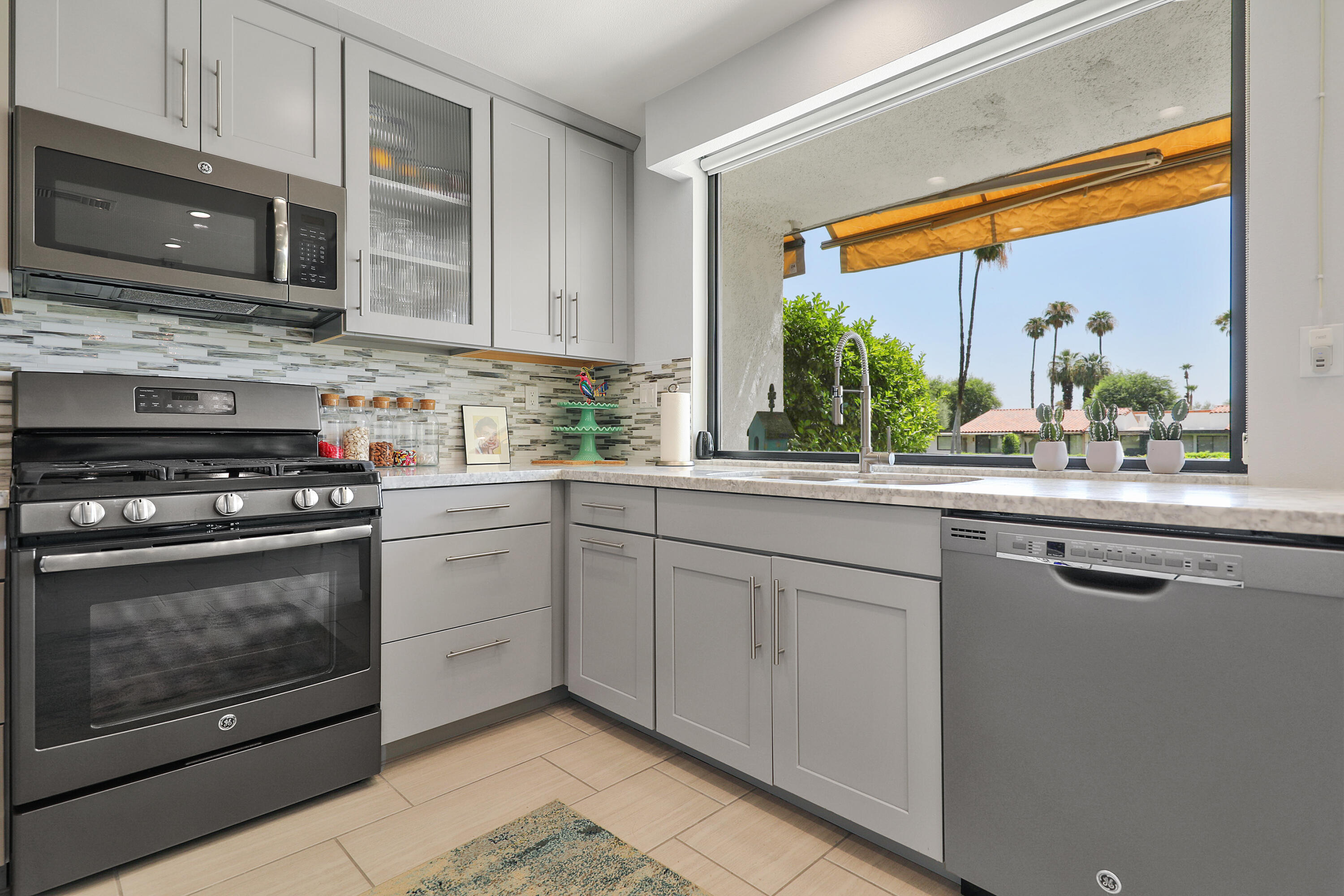 6 Gerona Drive Rancho Mirage, CA 92270 - Photo 9 of 29 GeronaDr6#12