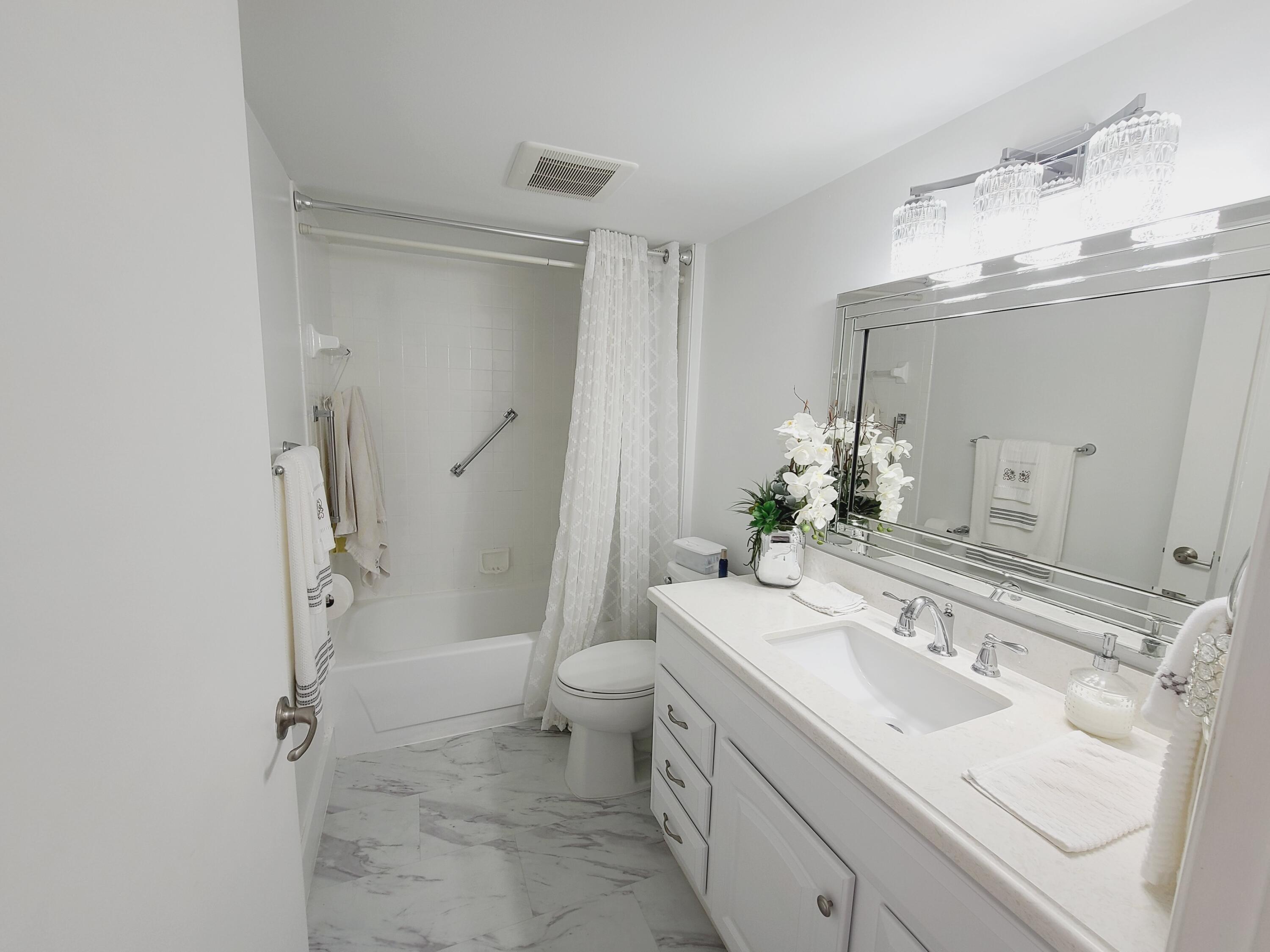 6133 Balboa Circle, Unit 301 Boca Raton, FL 33433 - Photo 4 of 49 20230106_150644