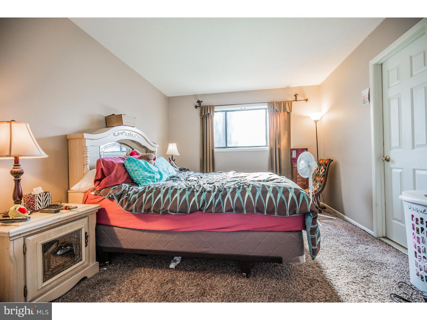 27 Chiswick Drive Lindenwold, NJ 08021 - Photo 3 of 25