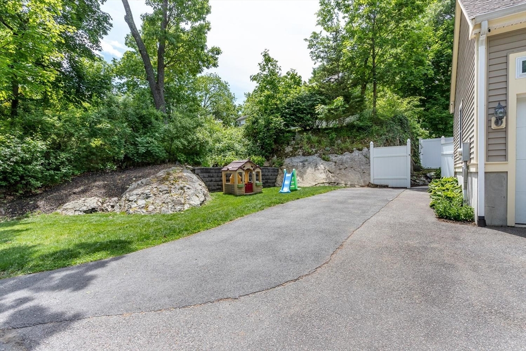 14 Endicott Place, Unit 14 Canton, MA 02021 - Photo 3 of 23