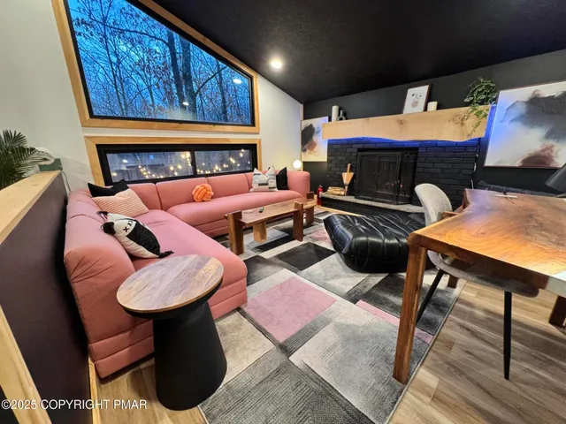 $2,100 | 261 Overlook Drive, East Stroudsburg, PA 18301