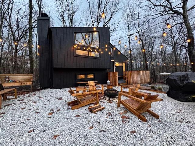 $2,100 | 261 Overlook Drive, East Stroudsburg, PA 18301