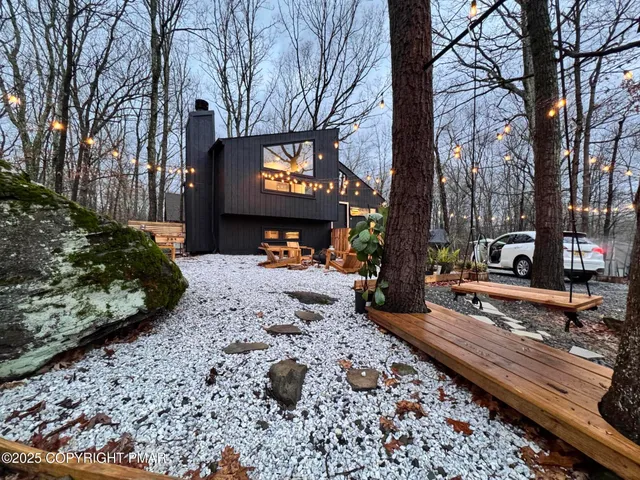 $2,100 | 261 Overlook Drive, East Stroudsburg, PA 18301