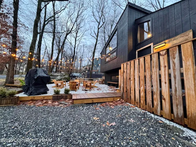 $2,100 | 261 Overlook Drive, East Stroudsburg, PA 18301