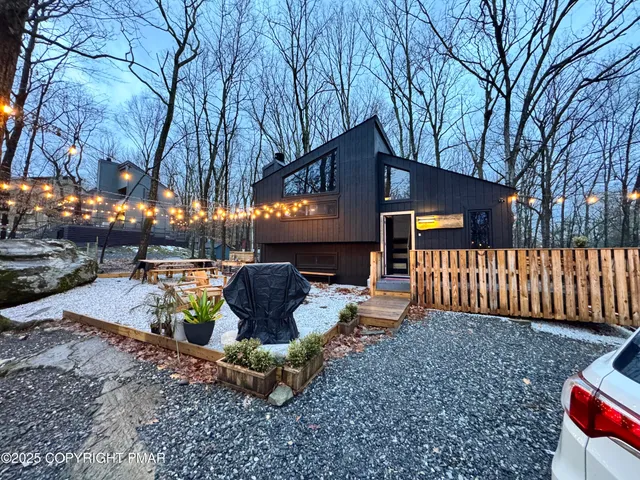 $2,100 | 261 Overlook Drive, East Stroudsburg, PA 18301