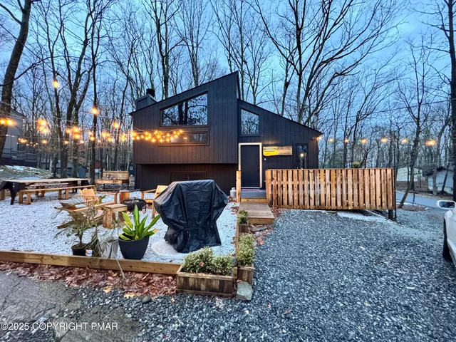 $2,100 | 261 Overlook Drive, East Stroudsburg, PA 18301