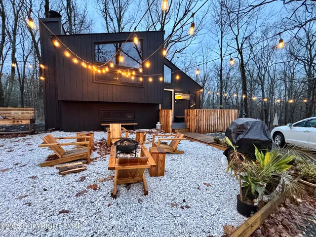 $2,100 | 261 Overlook Drive, East Stroudsburg, PA 18301