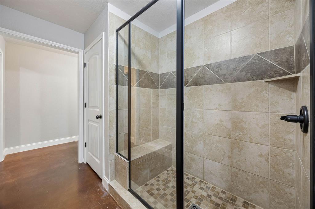 1382 Rogers Road Newark, TX 76071 - Photo 18 of 31 Gallery Image 18