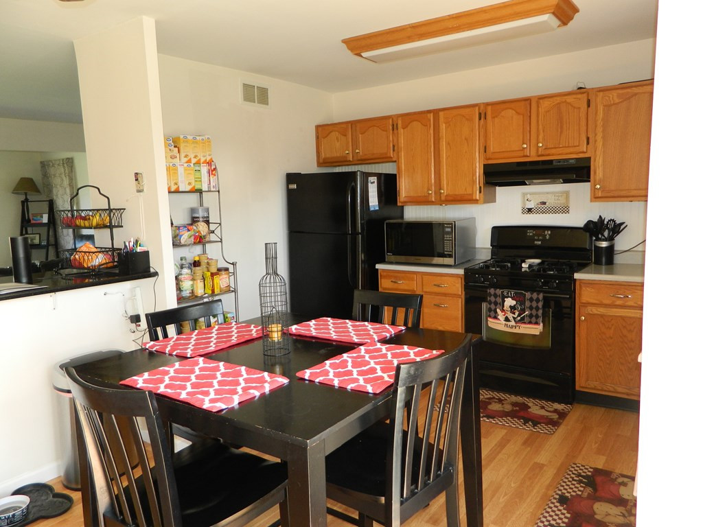 11 Mohawk Road Plattsburgh, NY 12901 - Photo 4 of 19 Gallery Image 4