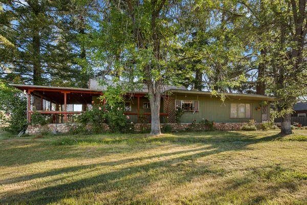 $550,000 | 3520 Redwood Avenue, Grants Pass, OR 97527