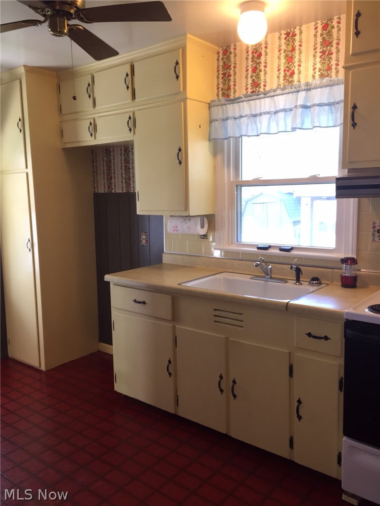 1561 Mapledale Road Wickliffe, OH 44092 - Photo 14 of 25 Gallery Image 14