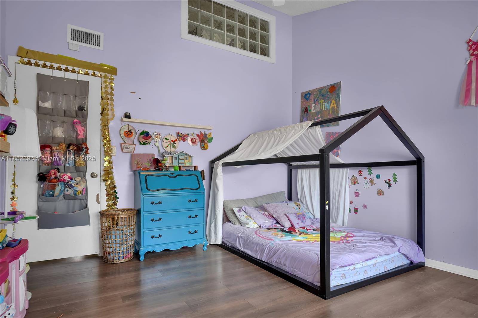 10194 Southwest 77th Court Miami, FL 33156 - Photo 15 of 25