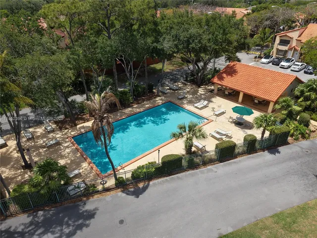 $425,000 | 10194 Southwest 77th Court, Miami, FL 33156