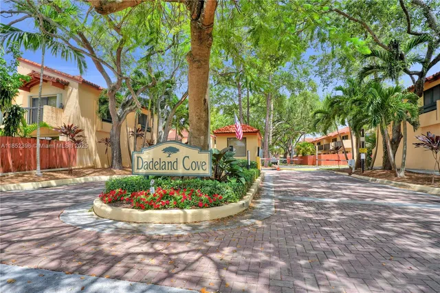 $425,000 | 10194 Southwest 77th Court, Miami, FL 33156