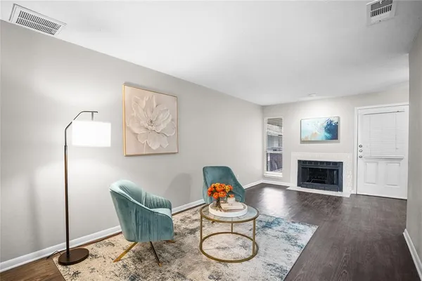 $1,150 | 4502 Gaston Avenue, Unit 319, Dallas, TX 75246