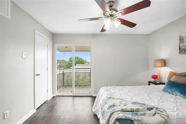 $1,150 | 4502 Gaston Avenue, Unit 319, Dallas, TX 75246