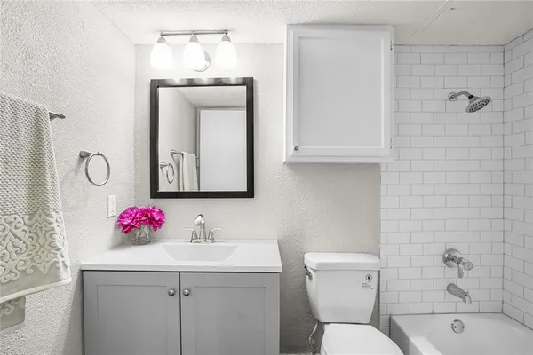 $1,150 | 4502 Gaston Avenue, Unit 319, Dallas, TX 75246