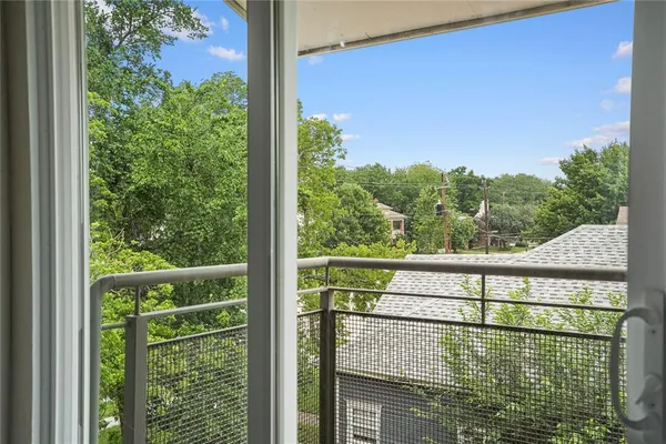 $1,150 | 4502 Gaston Avenue, Unit 319, Dallas, TX 75246