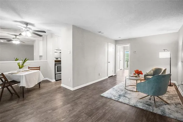 $1,150 | 4502 Gaston Avenue, Unit 319, Dallas, TX 75246