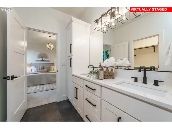 $555,000 | 19362 Juniper Court, Oregon City, OR 97045