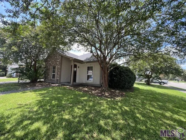 $2,025 | 5518 Arialo Drive, Baton Rouge, LA 70820