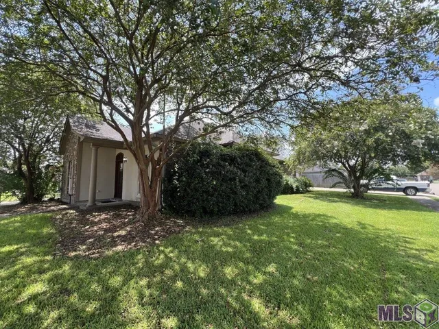 $2,025 | 5518 Arialo Drive, Baton Rouge, LA 70820