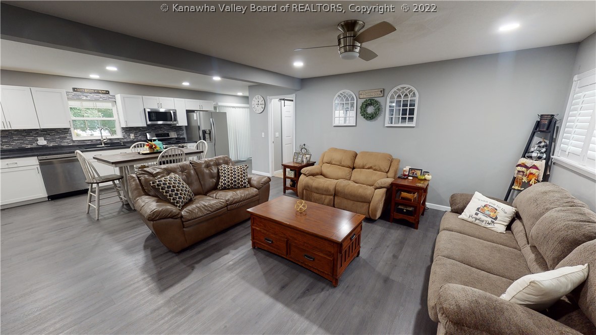 702 South Ritchie Avenue Ravenswood, WV 26164 - Photo 4 of 22 Gallery Image 4