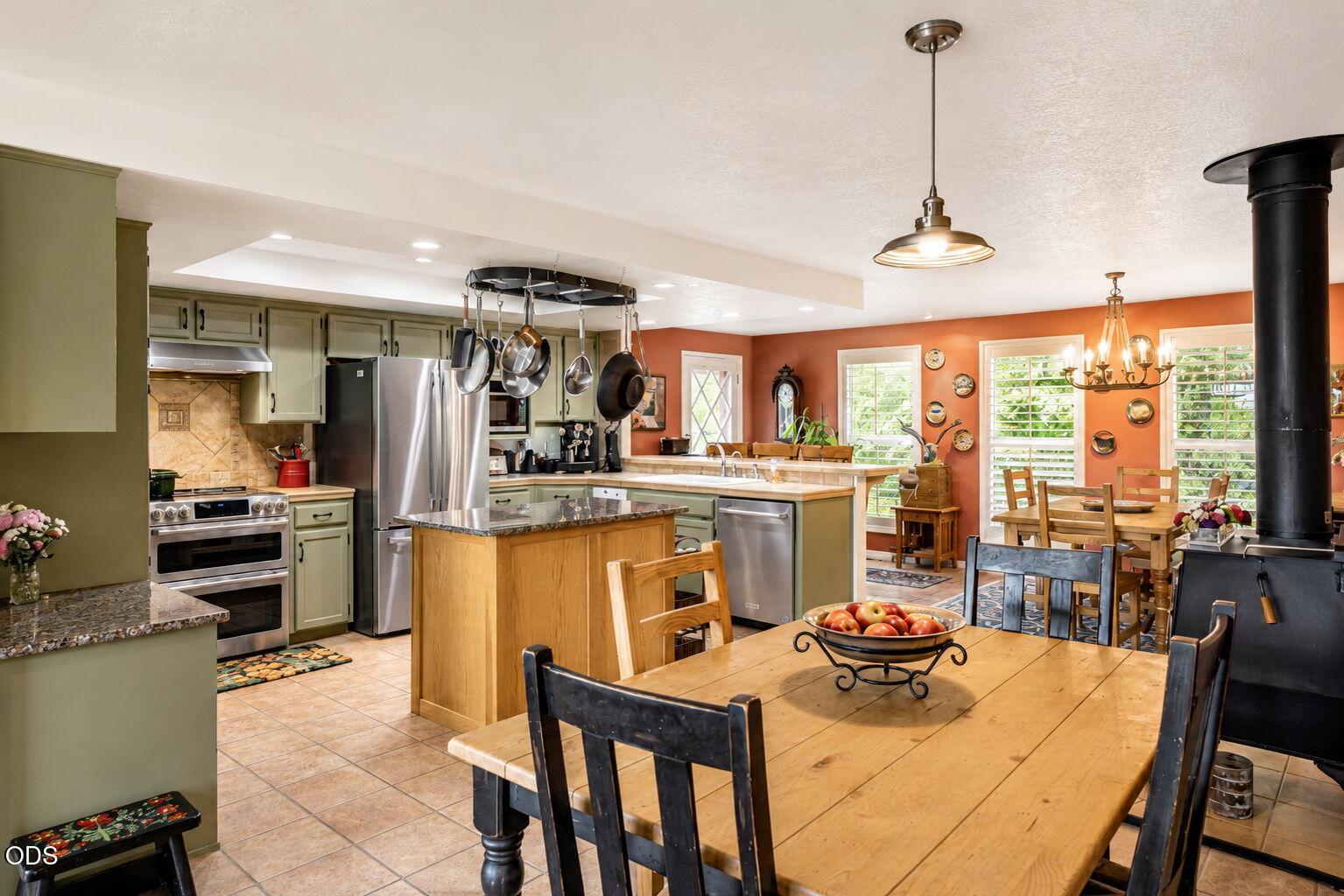 6085 Walden Lane Talent, OR 97540 - Photo 8 of 53