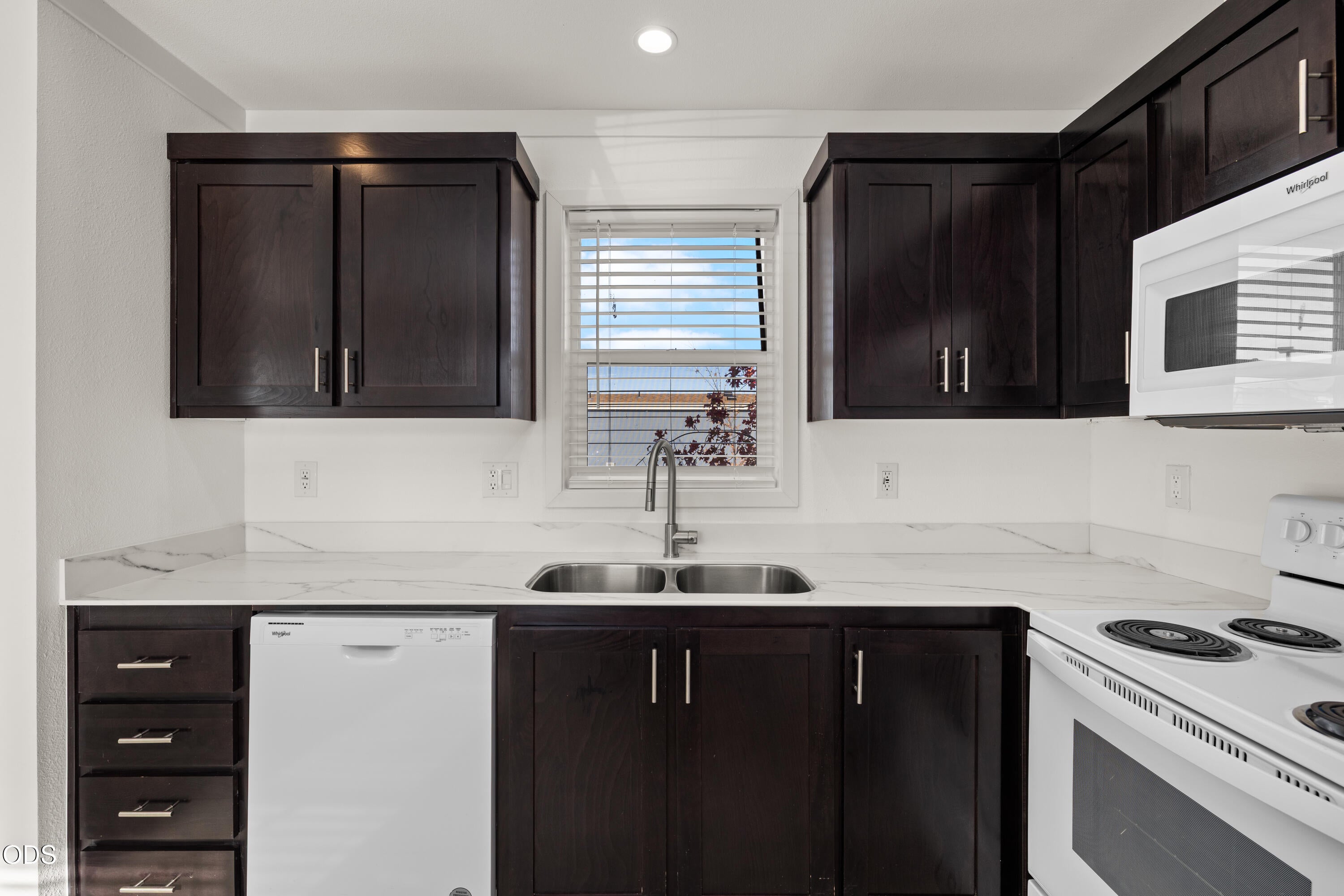 460 Arnos Street, Unit 45 Talent, OR 97540 - Photo 8 of 23 Gallery Image 8