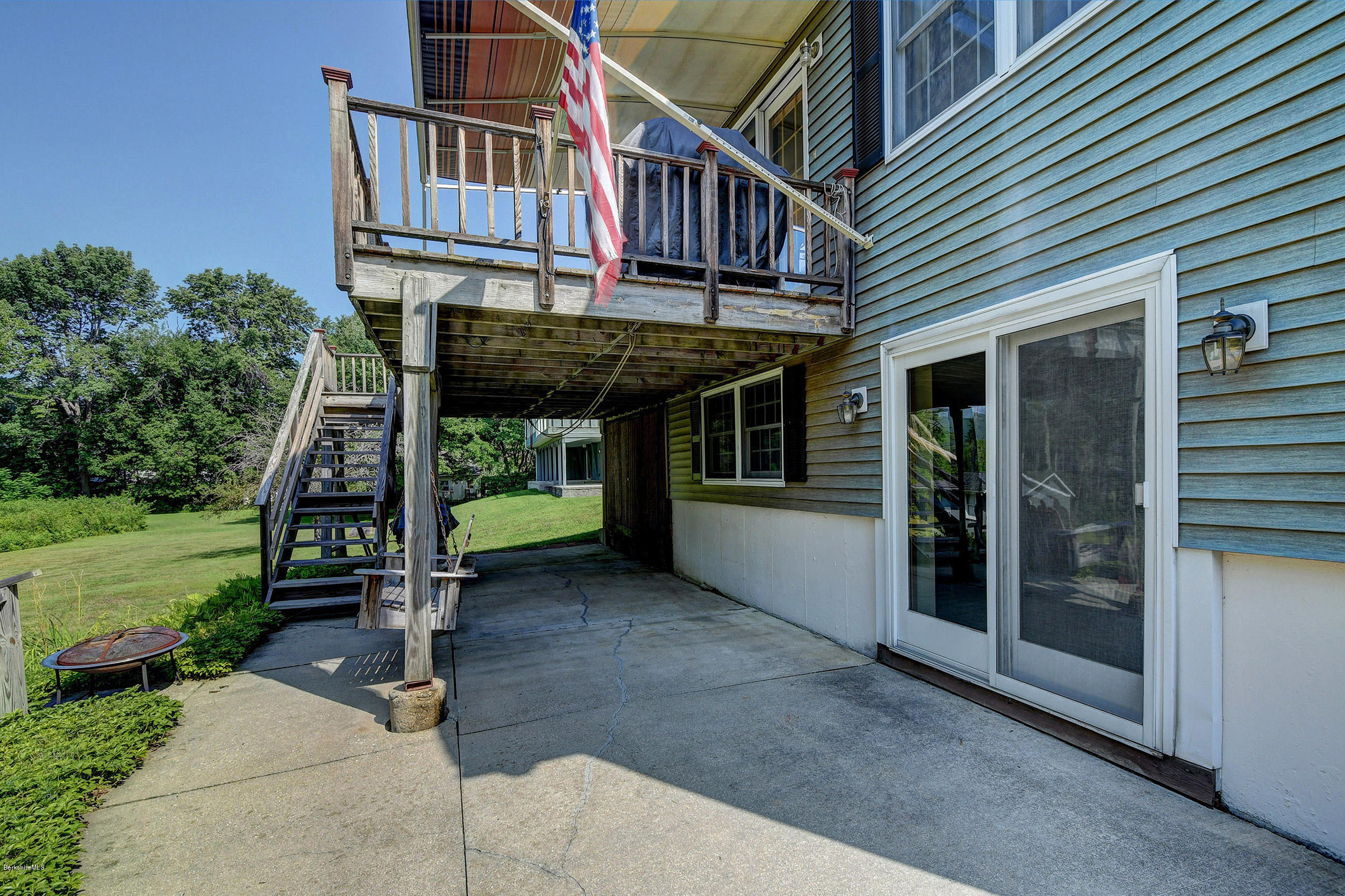 2 Thomas Island Road Pittsfield, MA 01201 - Photo 4 of 34 Patio