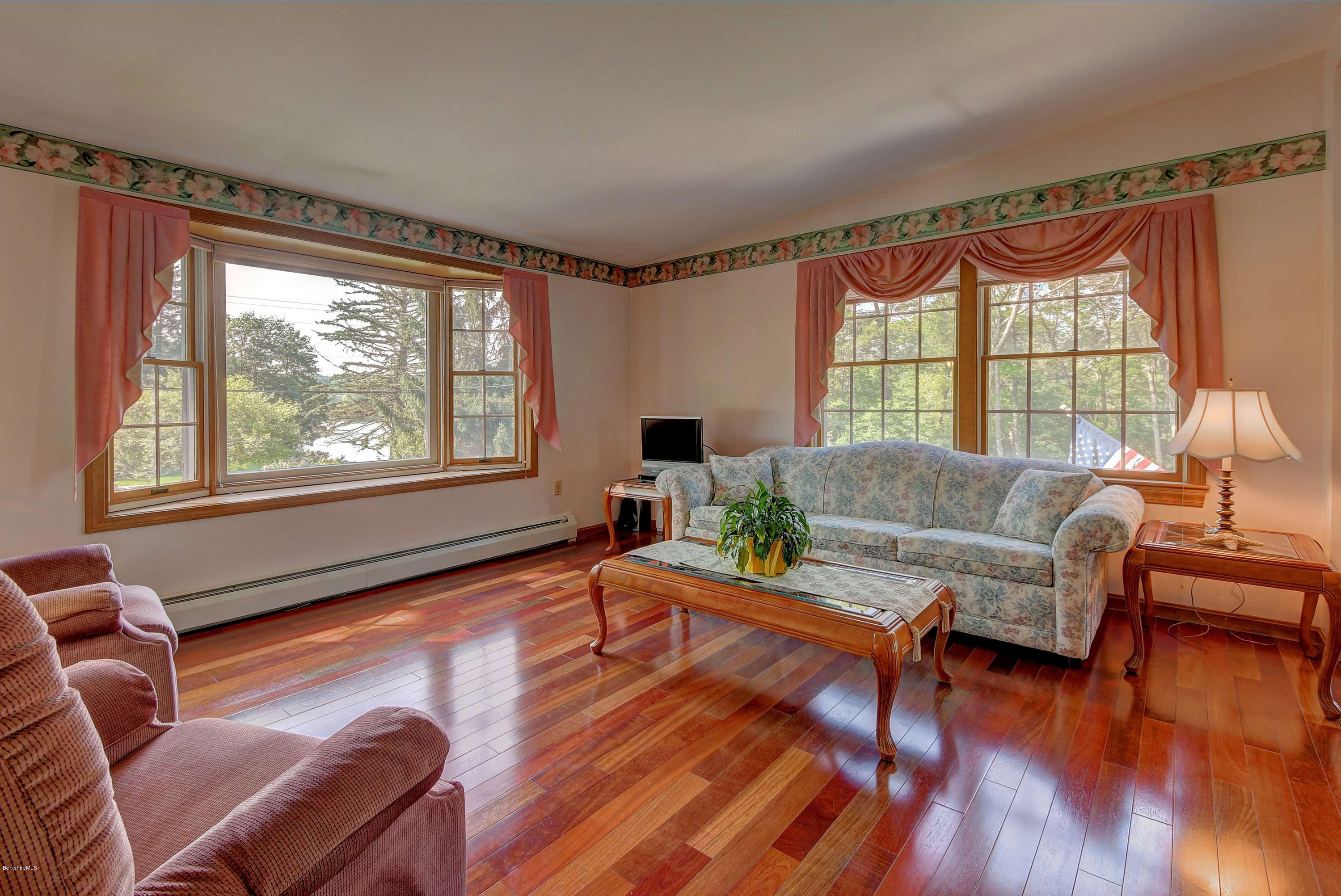 2 Thomas Island Road Pittsfield, MA 01201 - Photo 10 of 34 Living Room