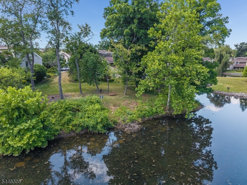 35 North Slope Clinton, NJ 08809 - Photo 3 of 43