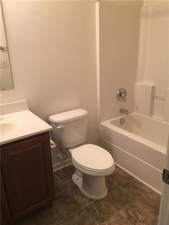 202 West Country Barn Road Houston, PA 15342 - Photo 10 of 22 Full bathroom